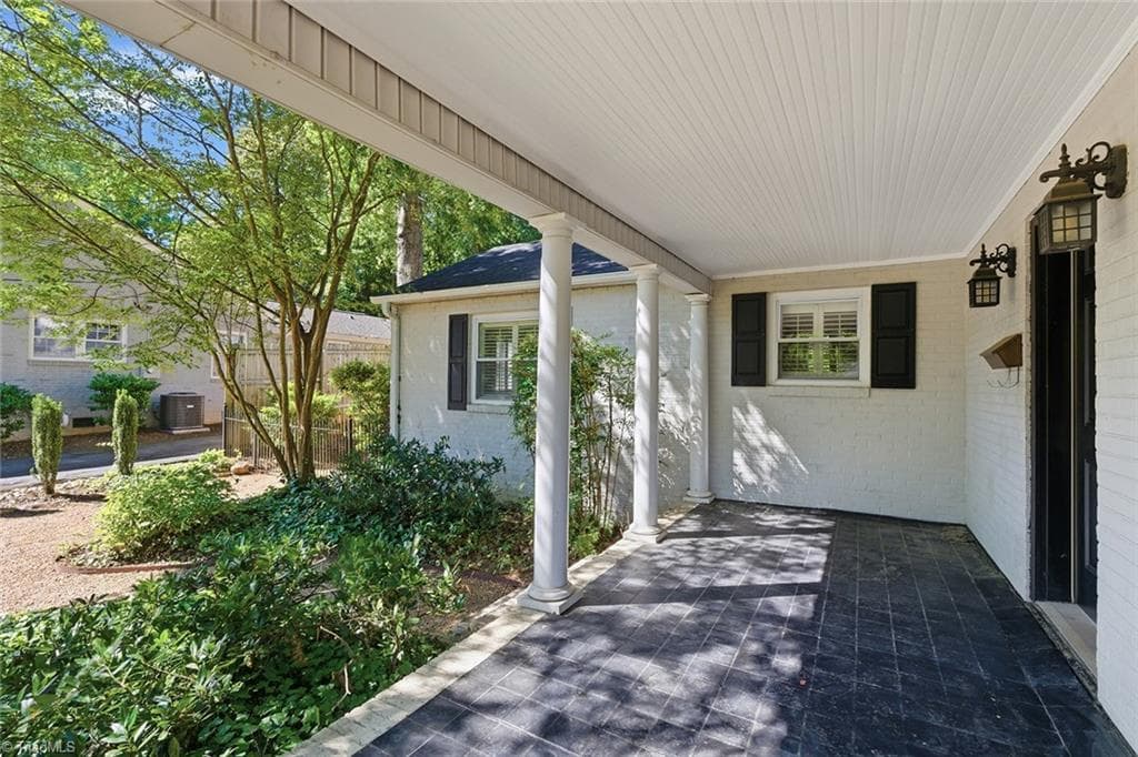 Stick/Site Built at 1920 Robinhood Road, Winston-Salem NC 27104, Winston-Salem, photo 4 of 36