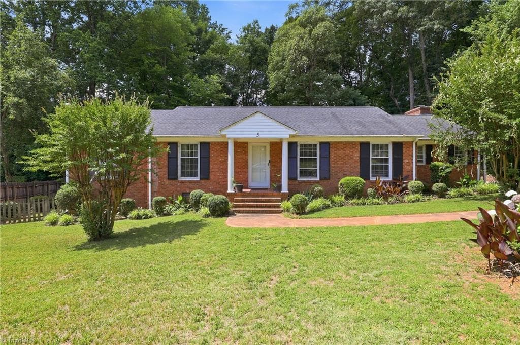 5 Leawood Court, Greensboro NC 27410