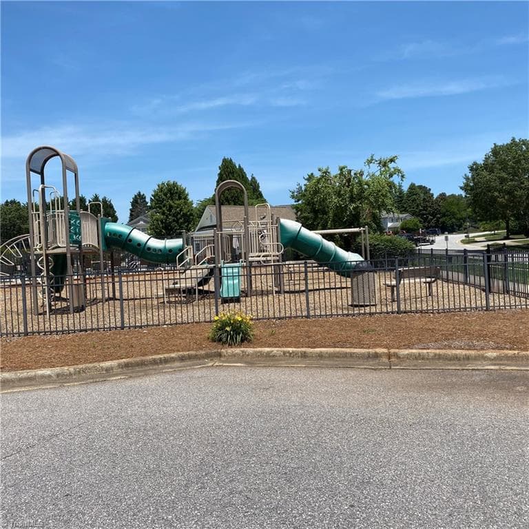 Stick/Site Built at 4556 Westhill Place, Kernersville NC 27284, photo 40 of 44