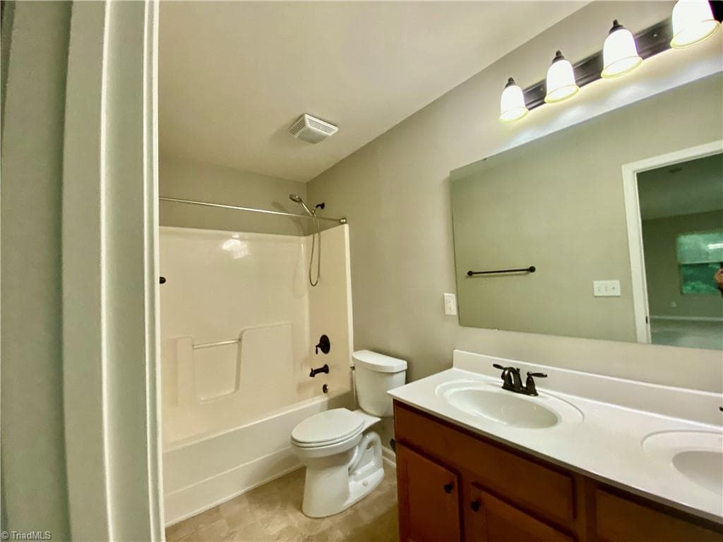 Stick/Site Built at 4556 Westhill Place, Kernersville NC 27284, photo 31 of 44