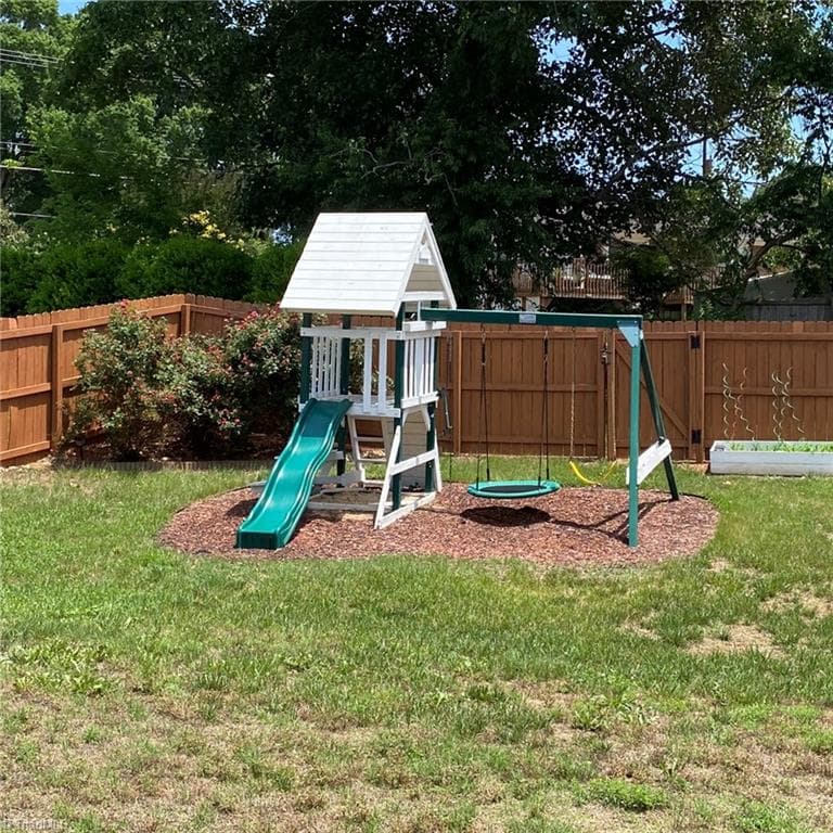 Stick/Site Built at 4556 Westhill Place, Kernersville NC 27284, photo 39 of 44