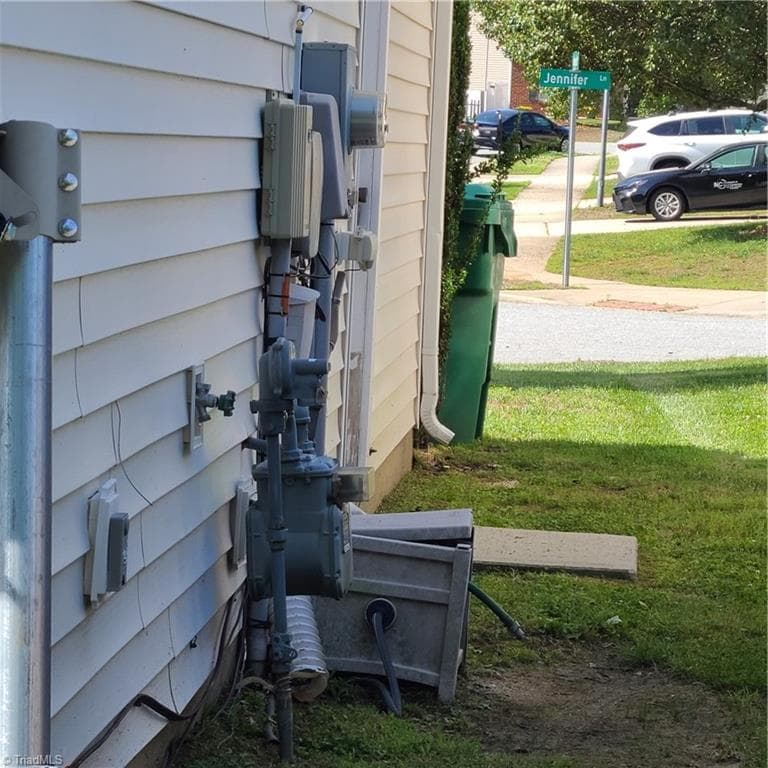 Stick/Site Built at 895 Jennifer Lane, High Point NC 27265, photo 16 of 21