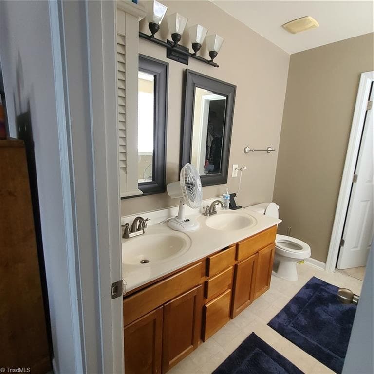 Stick/Site Built at 895 Jennifer Lane, High Point NC 27265, photo 11 of 21