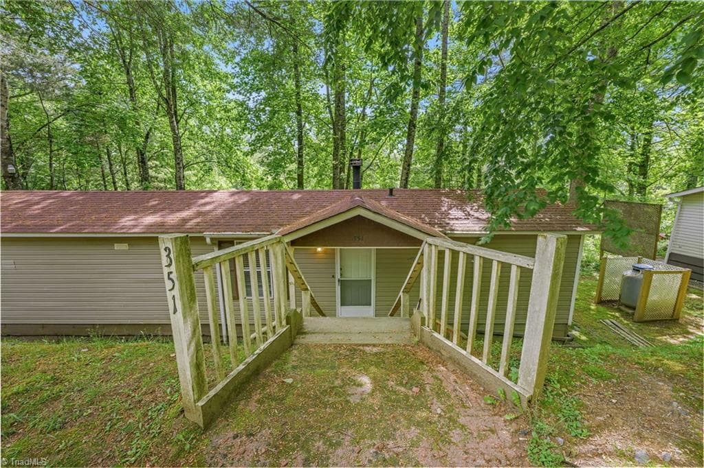 Manufactured Home at 351 Laurelwood Lane, Boone NC 28607, photo 7 of 35