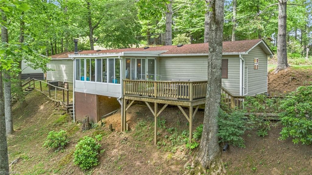 Manufactured Home at 351 Laurelwood Lane, Boone NC 28607, photo 4 of 35