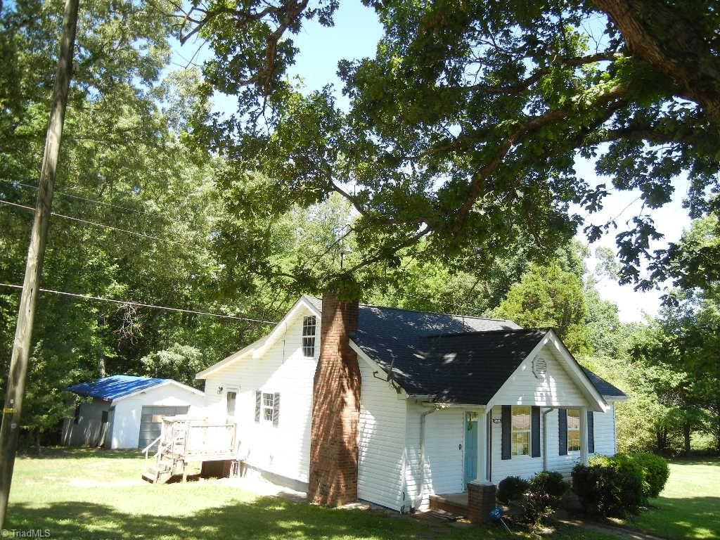 Stick/Site Built at 408 Bailey Road, Madison NC 27025, photo 2 of 17