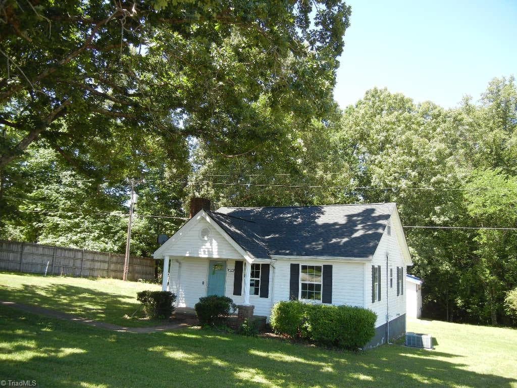 Stick/Site Built at 408 Bailey Road, Madison NC 27025, photo 3 of 17