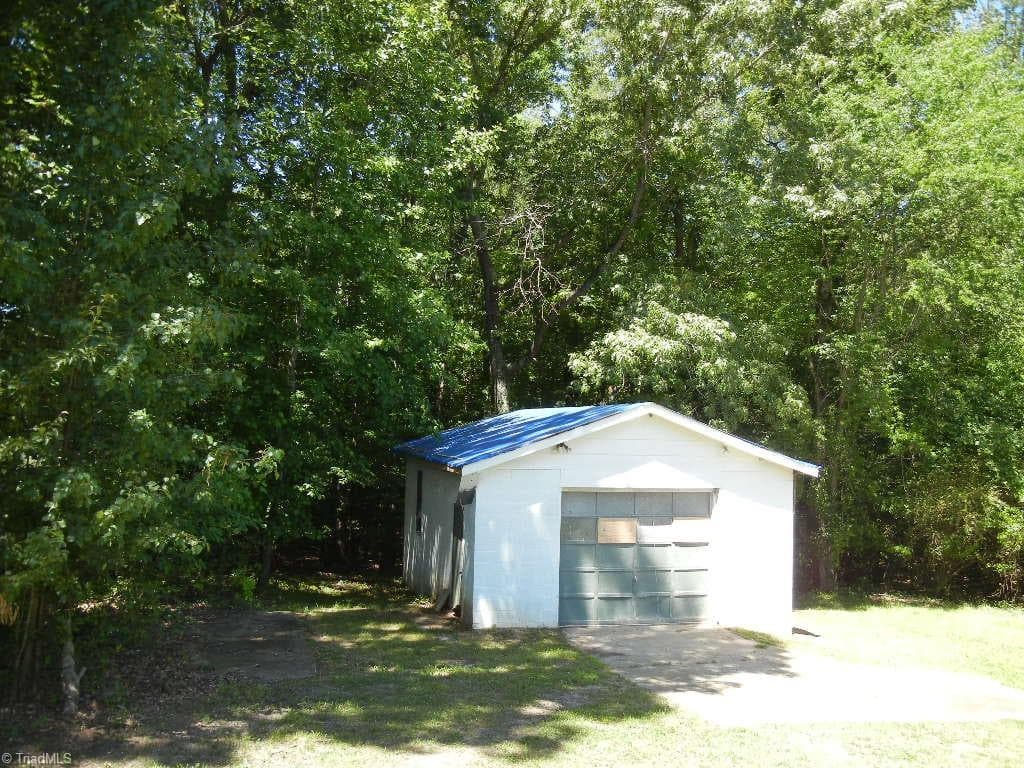 Stick/Site Built at 408 Bailey Road, Madison NC 27025, photo 15 of 17