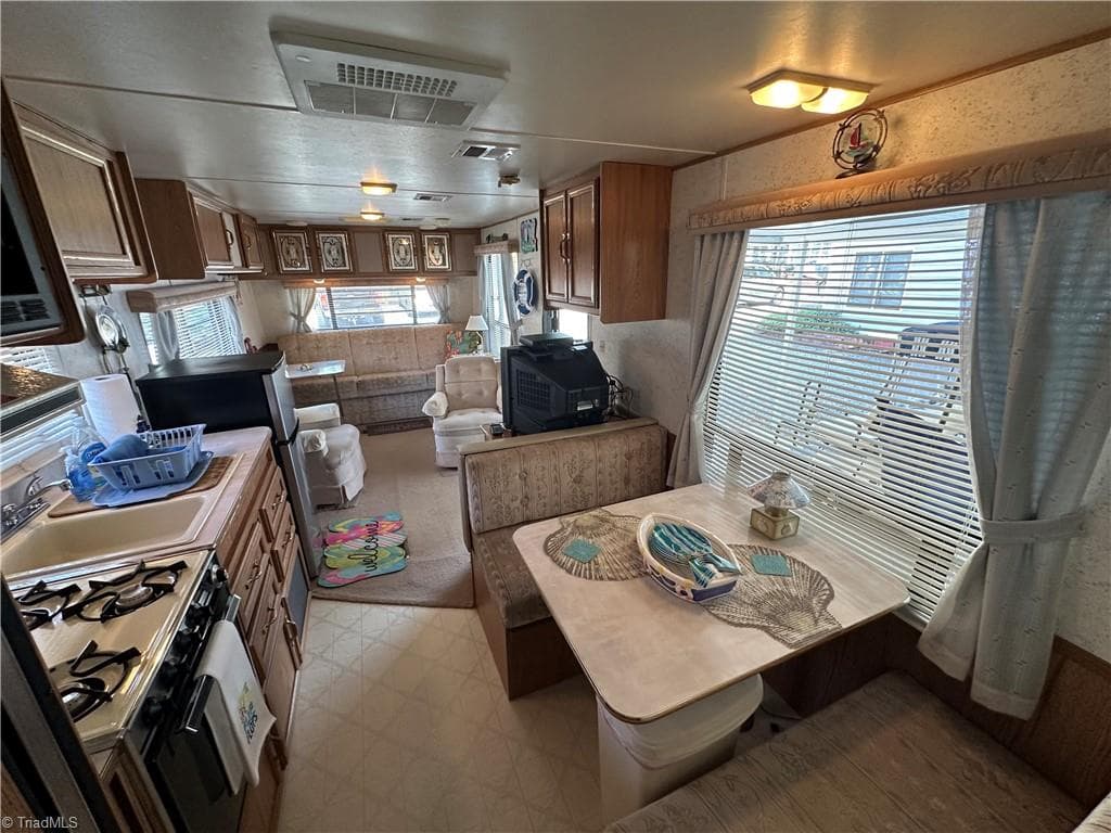 Manufactured Home at 117 Elm Street, New London NC 28127, New London, photo 18 of 48