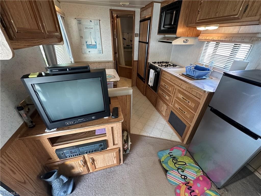 Manufactured Home at 117 Elm Street, New London NC 28127, New London, photo 8 of 48