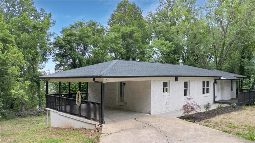 218 Palmer Street NW, Lenoir NC 28645