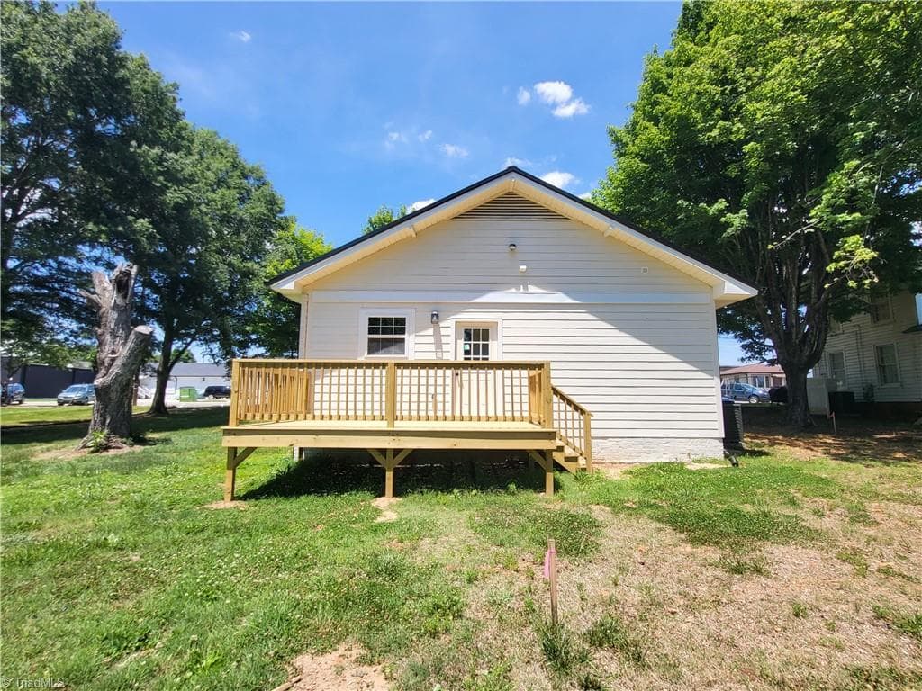 Stick/Site Built at 121 W Elm Street, Yadkinville NC 27055, photo 14 of 50