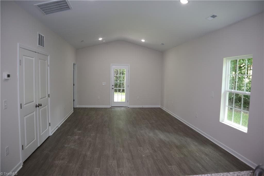 Stick/Site Built at 2912 Bainbridge Drive, Winston-Salem NC 27105, Winston-Salem, photo 5 of 11