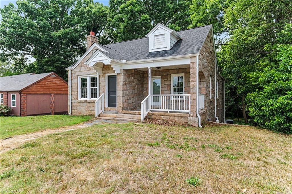 Stick/Site Built at 608 Roach Street, Reidsville NC 27320, photo 2 of 29