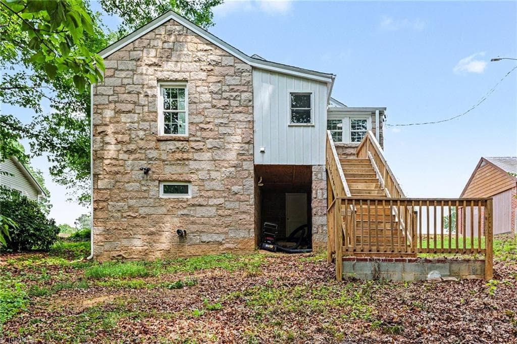 Stick/Site Built at 608 Roach Street, Reidsville NC 27320, photo 26 of 29