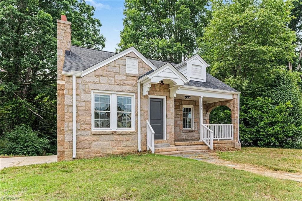 Stick/Site Built at 608 Roach Street, Reidsville NC 27320, photo 3 of 29