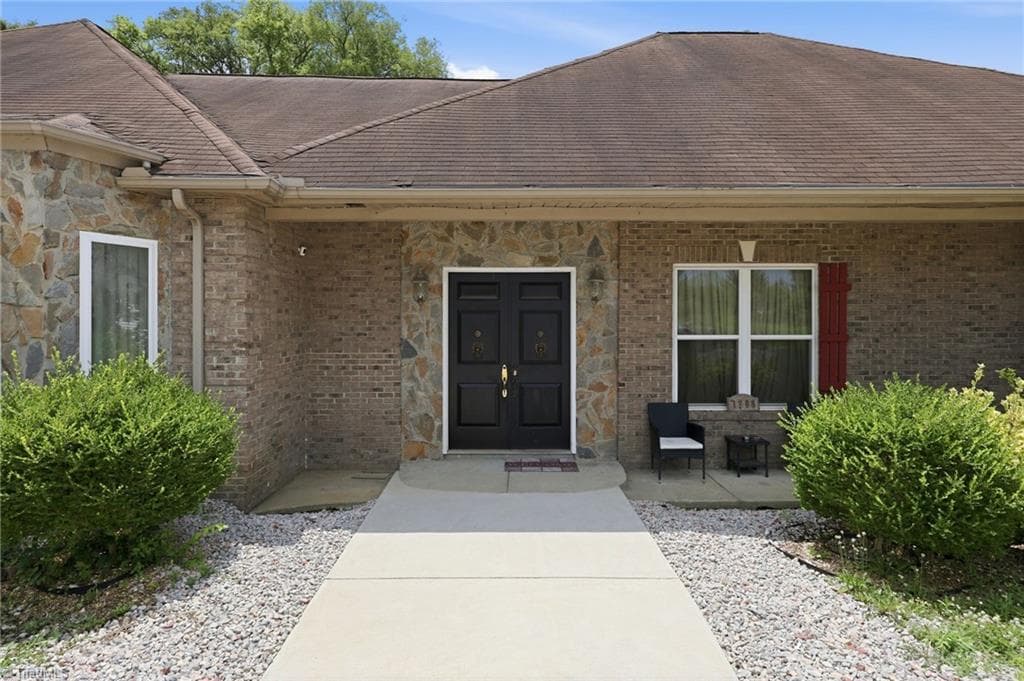Stick/Site Built at 1803 Wilton Gate Drive, Charlotte NC 28262, photo 3 of 27