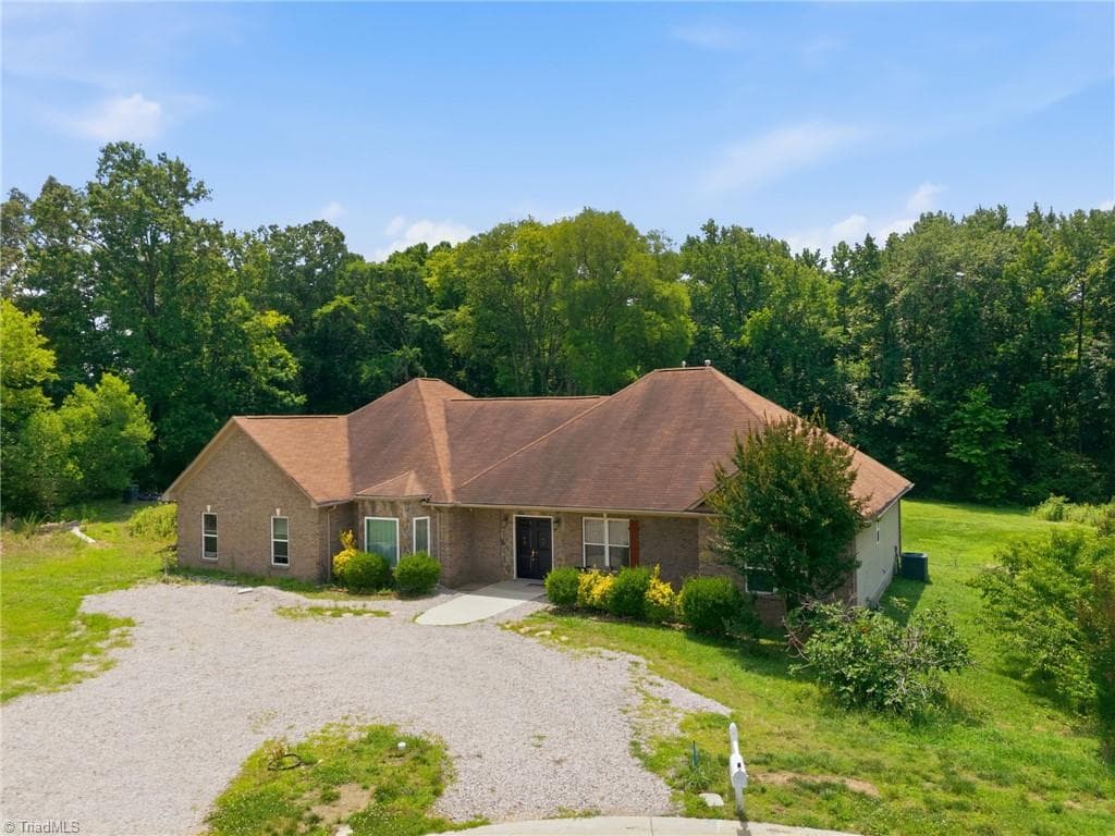 1803 Wilton Gate Drive, Charlotte NC 28262