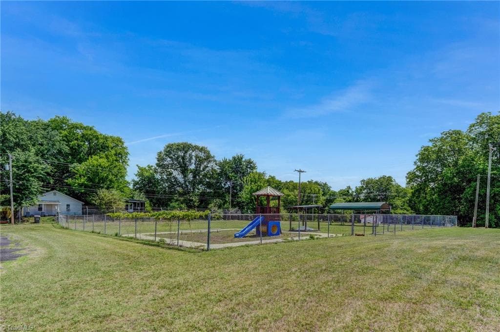 Remarks at 212 Lawsonville Avenue, Reidsville NC 27320, photo 23 of 30