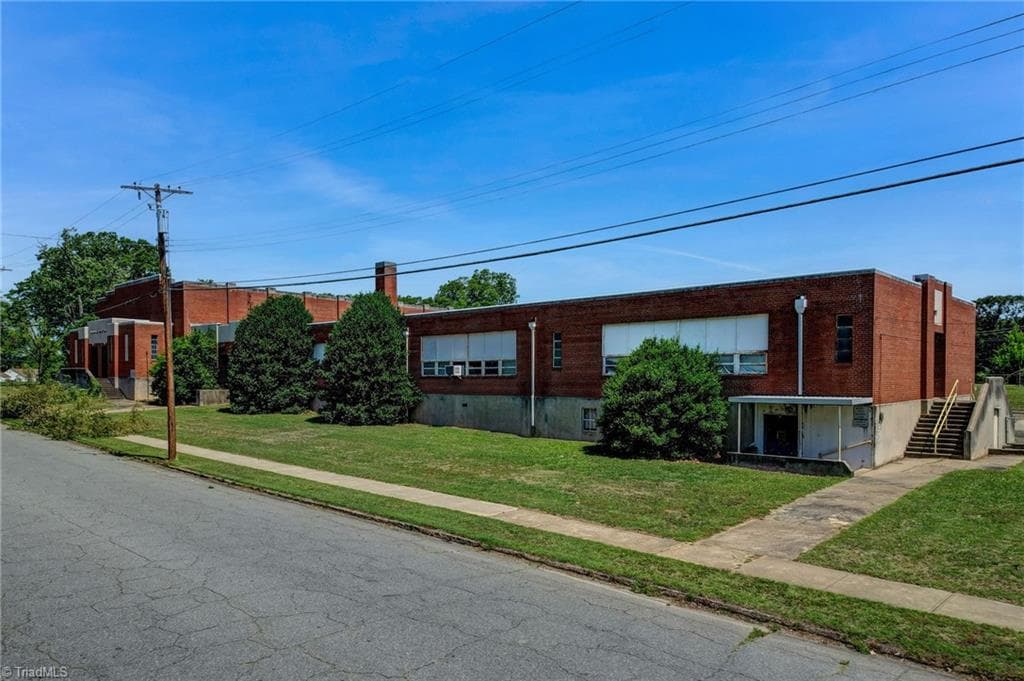 Remarks at 212 Lawsonville Avenue, Reidsville NC 27320, photo 2 of 30