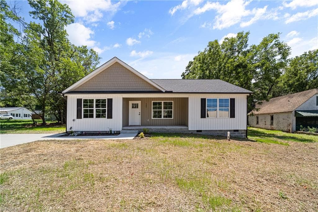 408 E Main Street, Yadkinville NC 27055