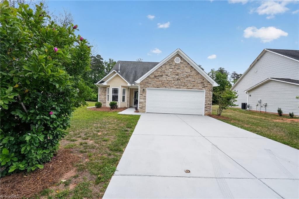 1120 Kinnan Drive, Burlington NC 27217