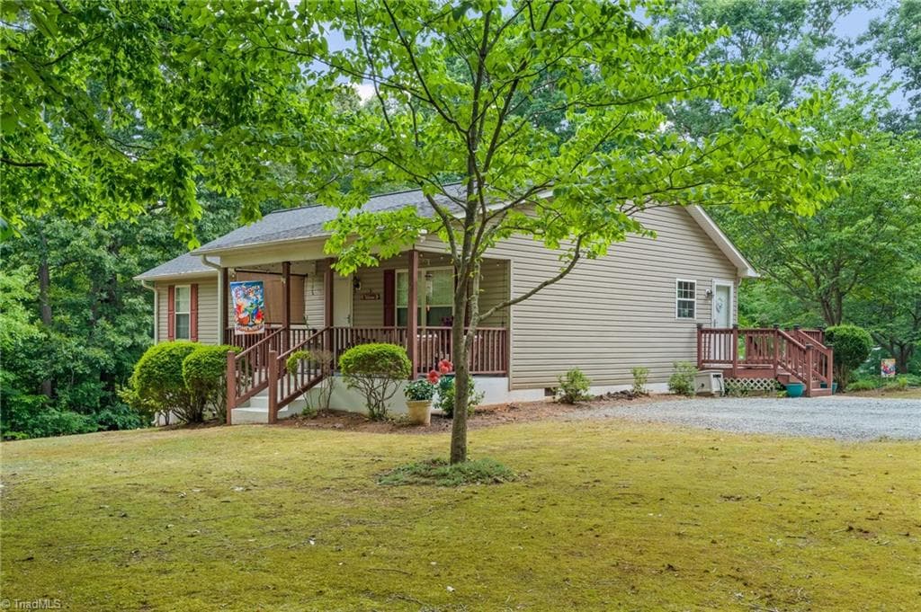 143 Shimmer Drive, Lexington NC 27292