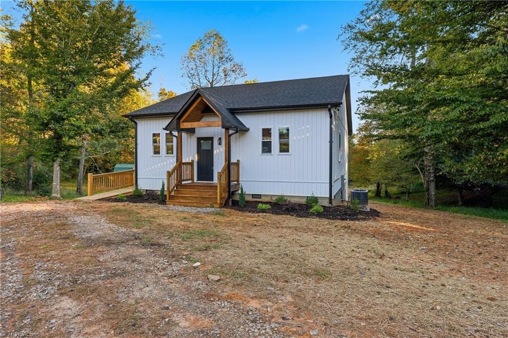 625 Gunters Hill Road, Boomer NC 28606