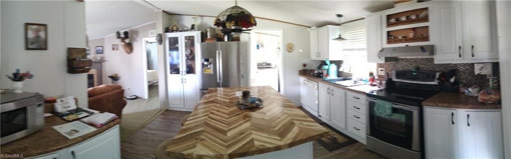 Manufactured Home at 1090 Chestnut Grove Road, King NC 27021, photo 17 of 35