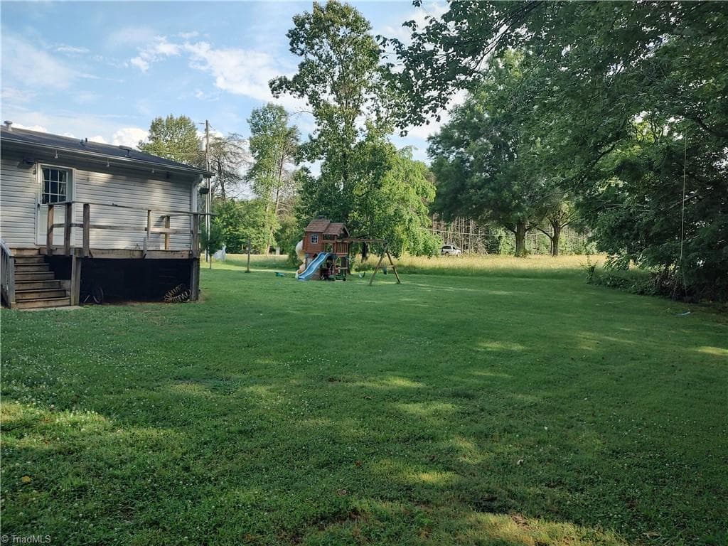 Manufactured Home at 1090 Chestnut Grove Road, King NC 27021, photo 32 of 35