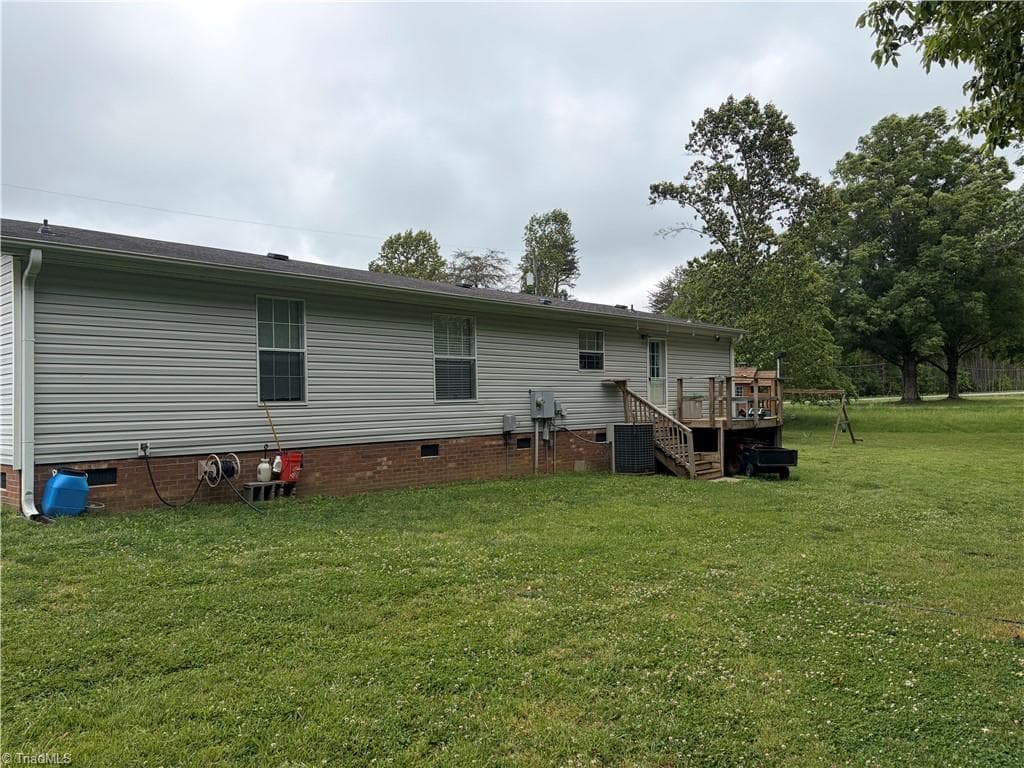 Manufactured Home at 1090 Chestnut Grove Road, King NC 27021, photo 11 of 35