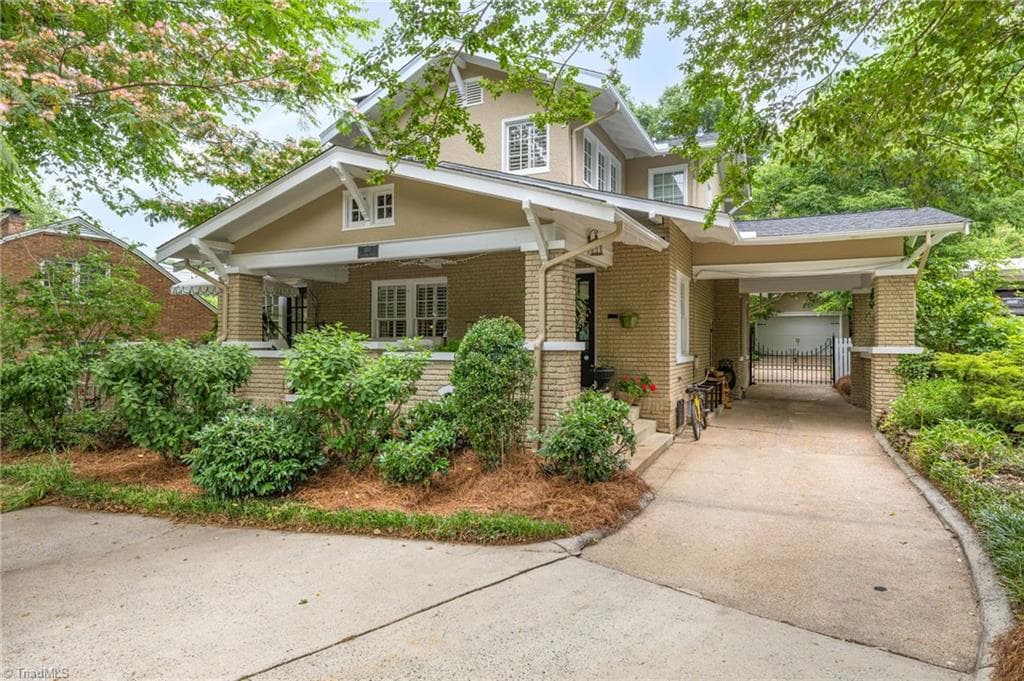 910 Courtland Street, Greensboro NC 27401
