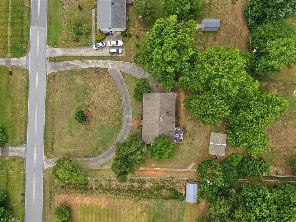 Stick/Site Built at 4509 Doral Drive, Greensboro NC 27406, photo 27 of 28
