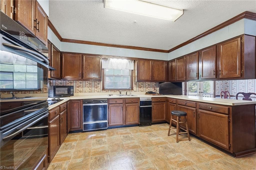 Stick/Site Built at 4509 Doral Drive, Greensboro NC 27406, photo 6 of 28