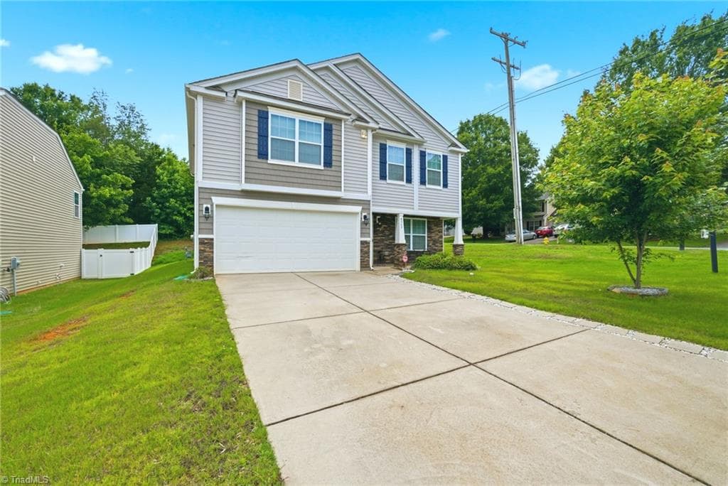 Stick/Site Built at 8502 MANSELL Court, Charlotte NC 28215, Charlotte, photo 3 of 68