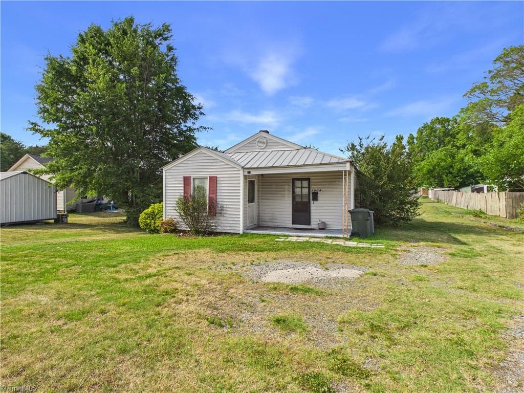 1004 Unity Street, Thomasville NC 27360