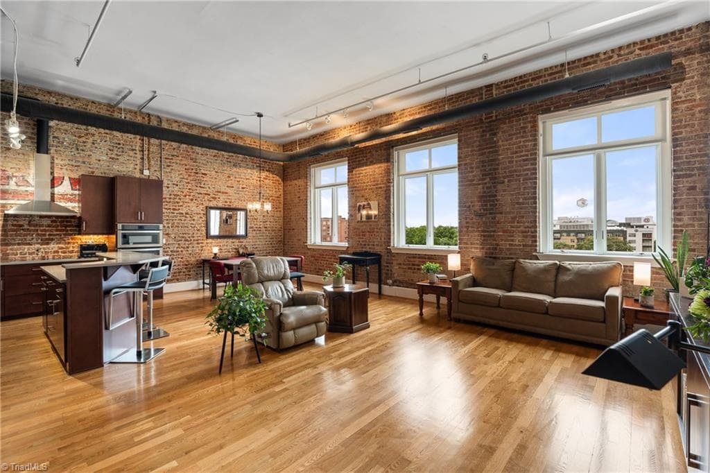 1 W 5th Street # 207, Winston-Salem NC 27101