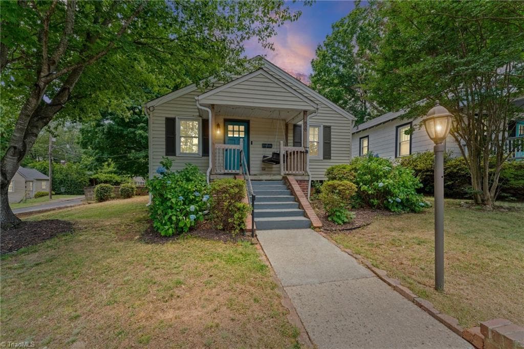 Stick/Site Built at 800 W Academy Street, Winston-Salem NC 27101, Winston-Salem, photo 2 of 47