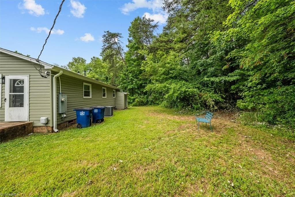 Stick/Site Built at 3855 Queen Ann Circle, Winston-Salem NC 27106, Winston-Salem, photo 17 of 19