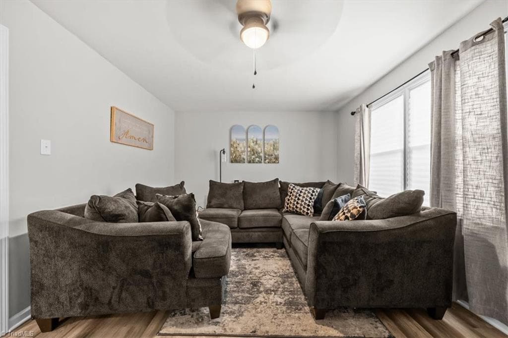 Stick/Site Built at 3855 Queen Ann Circle, Winston-Salem NC 27106, Winston-Salem, photo 3 of 19