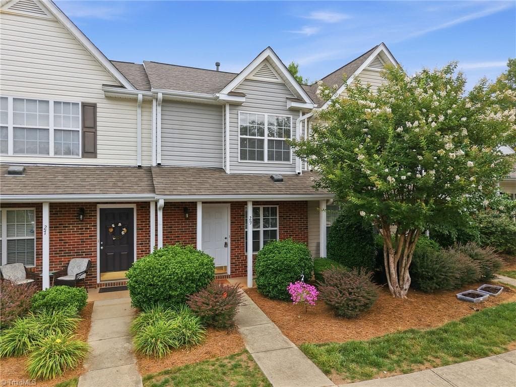 Stick/Site Built at 29 Tannenbaum Circle, Greensboro NC 27410, photo 2 of 18