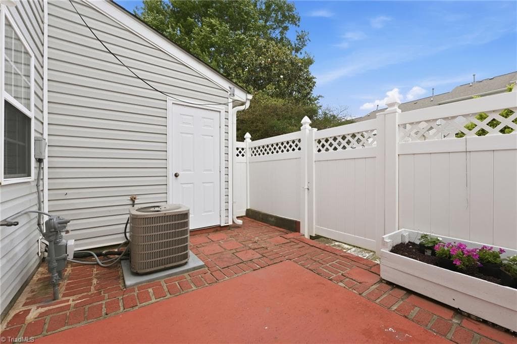 Stick/Site Built at 29 Tannenbaum Circle, Greensboro NC 27410, photo 16 of 18