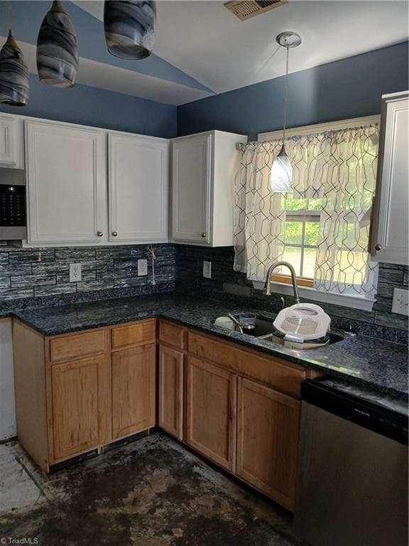 Stick/Site Built at 3940 Bluestem Drive, Greensboro NC 27405, photo 4 of 12