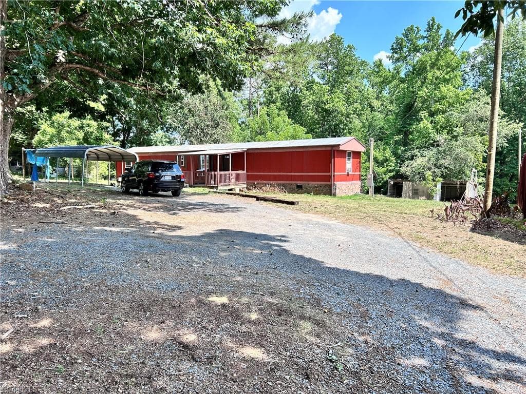 Manufactured Home at 1270 Little Point Road, Randleman NC 27317