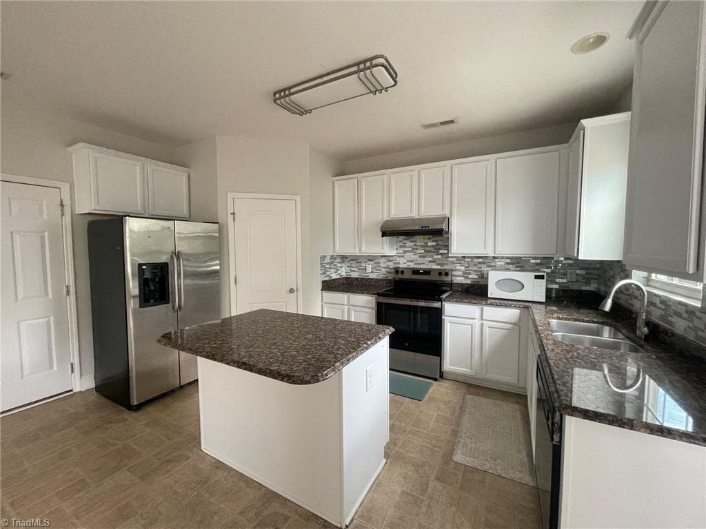 Stick/Site Built at 335 Summergate Drive, Winston-Salem NC 27103, Winston-Salem, photo 9 of 35
