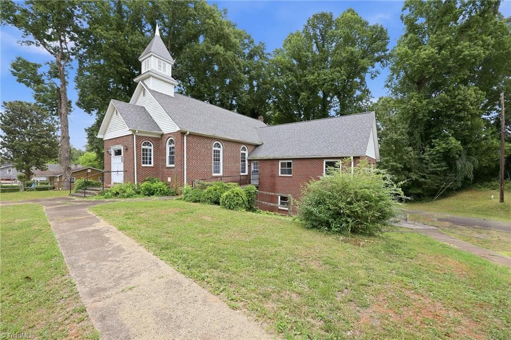 Remarks at 210 Oak Grove Road, Elkin NC 28621, photo 3 of 46