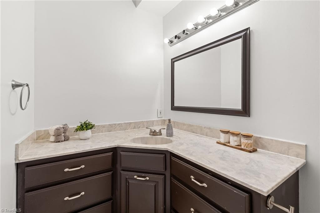 Stick/Site Built at 310 Meadows Circle, Winston-Salem NC 27104, Winston-Salem, photo 18 of 31