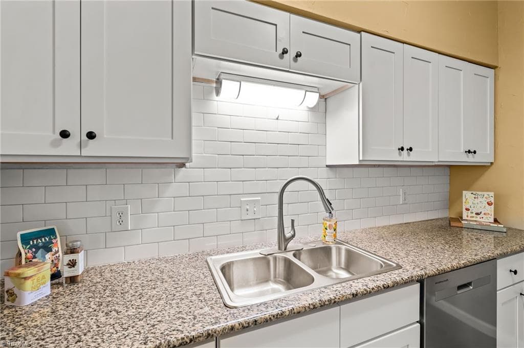 Stick/Site Built at 310 Meadows Circle, Winston-Salem NC 27104, Winston-Salem, photo 11 of 31