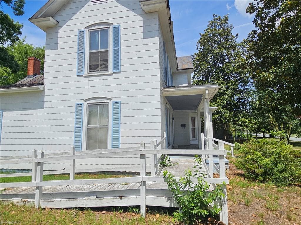Stick/Site Built at 223 Lawsonville Avenue, Reidsville NC 27320, photo 12 of 15