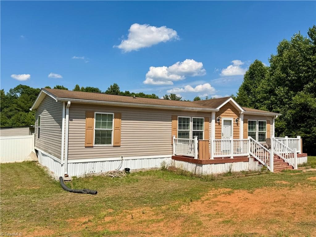 Manufactured Home at 1001 Byrds Curve Road, Elkin NC 28621, Elkin, photo 33 of 40